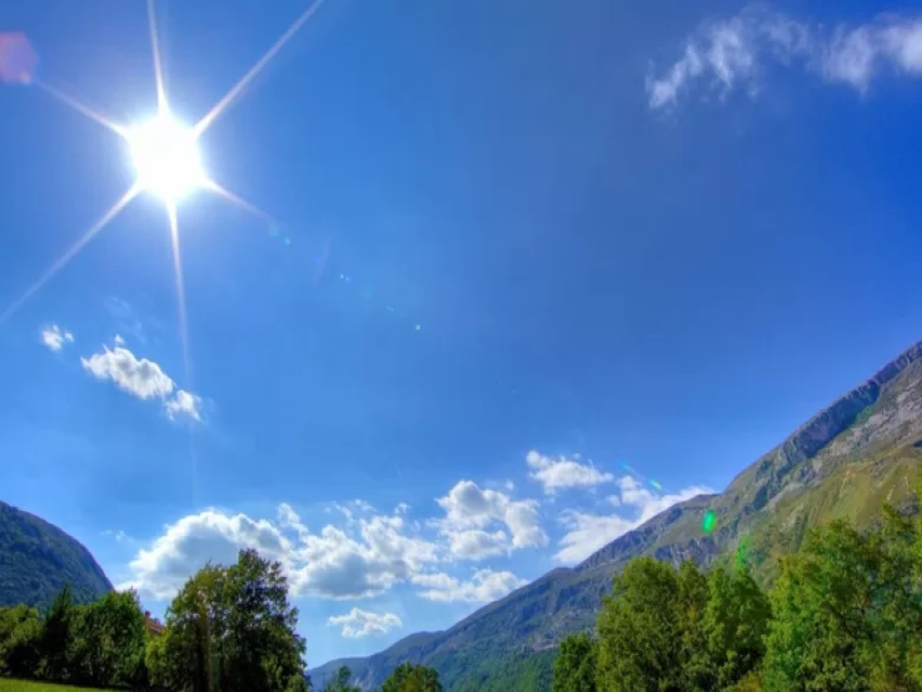 طقس مستقر يؤثر على لبنان ...  وانخفاض نسبة الرطوبة ساحلًا