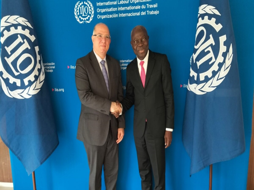 حيدر سلّم مدير عام منظمة العمل الدولية تقريرًا حول انتهاكات إسرائيل بحق العمال والمدنيين في لبنان