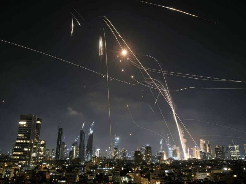 مجموعة بازان العبرية: إغلاق جميع مرافق التكرير في حيفا بعد هجوم إيراني ومقتل 3