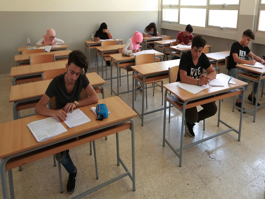 الأخبار _ الامتحانات الرسمية: صيغة موحّدة... مع ثلاث دورات وتقليص للمناهج