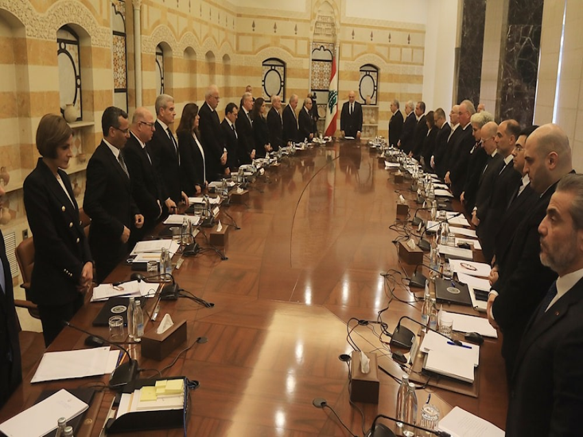 الحكومة ترضخ لموجبات السيادة.. المصلحة الوطنية أولاً