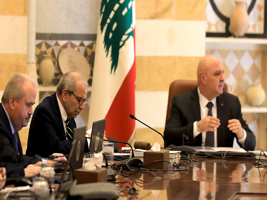 الأخبار _ عودة إلى سياسات الحريري: الضريبة موحّدة على الفقراء كما الأغنياء | خصوم في السياسة وحلفاء في الضريبة ورفع الأسعار