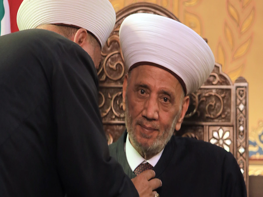 الأخبار _ إعادة بناء مسجد في الأشرفية: البلدية والمفتي (لا) يُماطلان؟