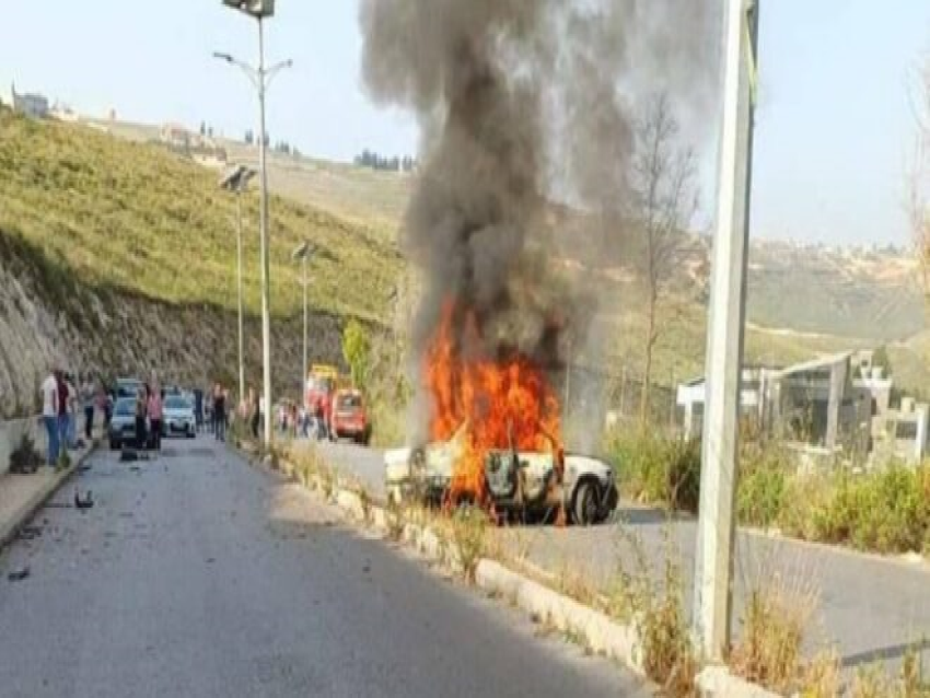 بالصور _ استهداف سيارة على طريق كفردجال – النبطية