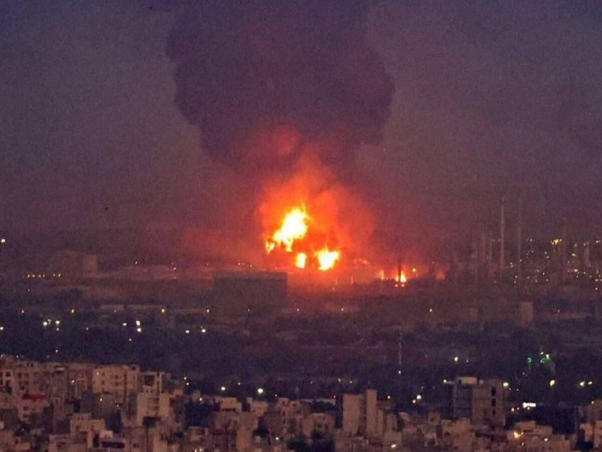 وكالة الأنباء الإيرانية: دوي انفجارين من جهة البحر في جزيرة قشم بمحافظة هرمزغان جنوبي البلاد