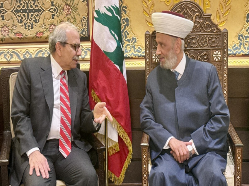 الرئيس سلام زار دريان وبحثا  الشّؤون الوطنيّة  ونتائج القمّة العربيّة في بغداد
