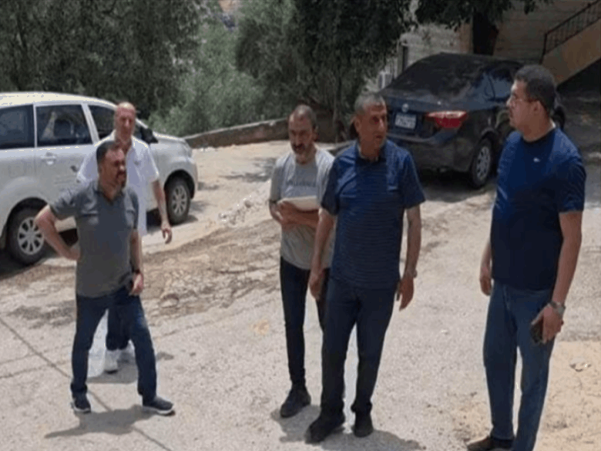 ممثل وزارة الاشغال تفقد وعطية قرى عكارية في اطار صيانة الطرق