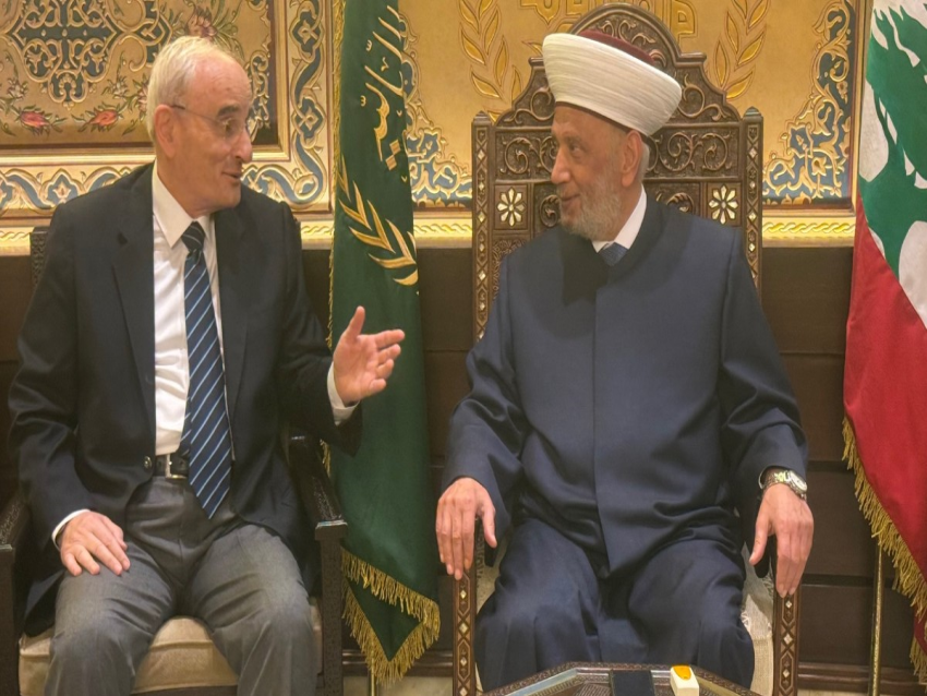 وزير الدفاع من دار الفتوى: المفتي دريان يتحدث بلغة المسؤول وقلق الأب واهتمام الضنين باستقرار الوطن