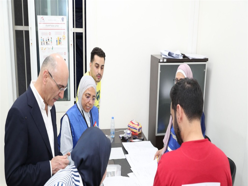 وزير الداخلية يجول في مراكز اقتراع ببيروت