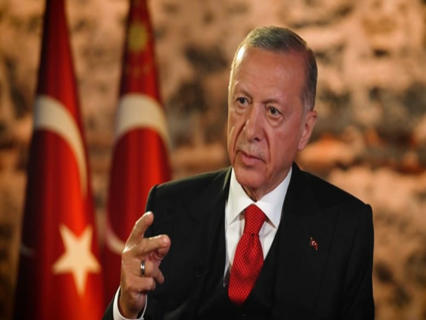 أردوغان يبلغ الشرع بأن تركيا ترحب برفع العقوبات عن سوريا