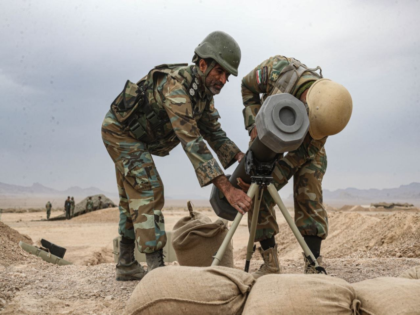 الجيش الإيراني يبدأ سلسلة مناورات عسكرية مفاجئة