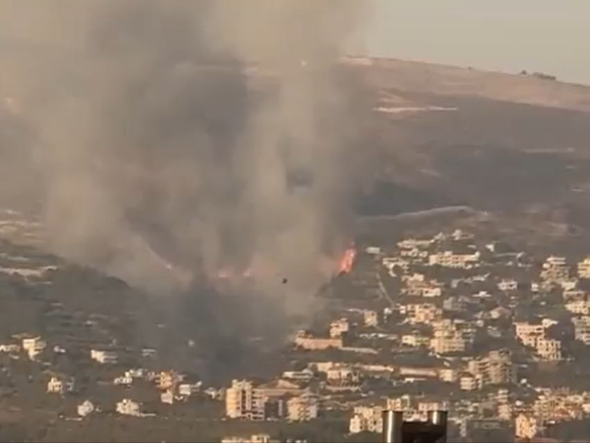 بالفيديو _ حريق في بلدة مرياطه قضاء زغرتا وطوافات الجيش تتدخل