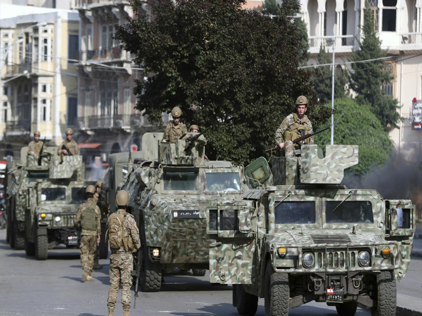 الجيش: توقيف 8 أشخاص في بلدات برجا والجية والرويمة وشدرا ودير الزهراني لارتكابهم جرائم مختلفة