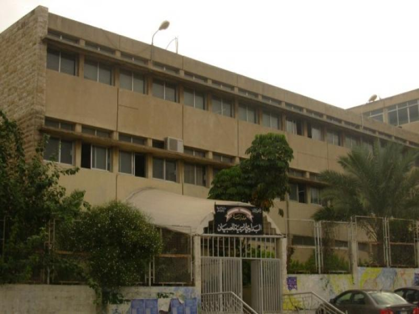 إغلاق مؤقت لبوابة مدرسة الصبيان في البداوي بسبب الفوضى