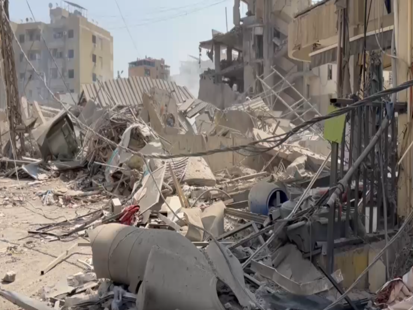 بالفيديو: جانب من أضرار العدوان الإسرائيلي على الضاحية الجنوبية أمس 