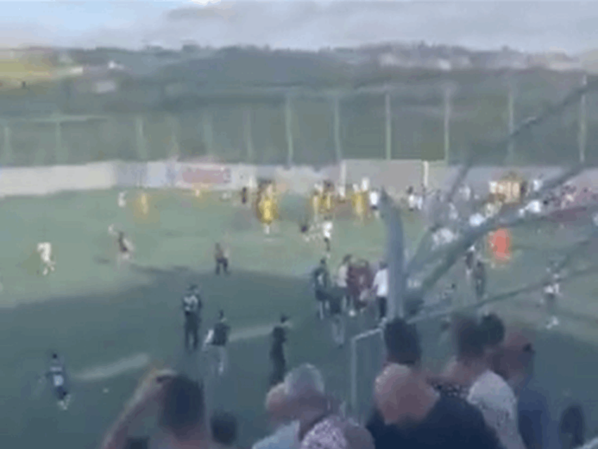 كارثة خلال مباراة كرة قدم في لبنان.. طعن لاعب البرج بسكين (فيديو)