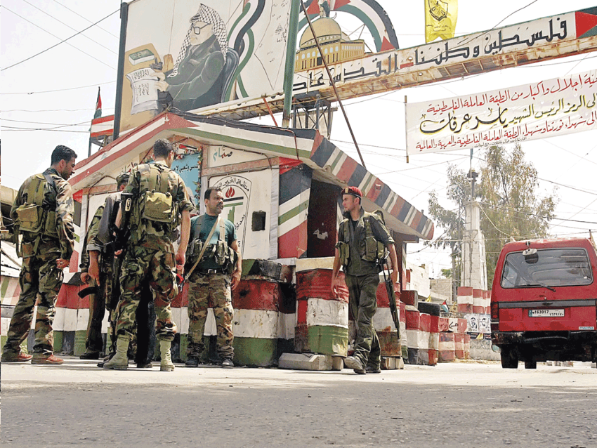 قوات الأمن الوطني الفلسطيني: وجدنا قنبلة يدوية غير منفجرة على أحد أسطح المنازل في عين الحلوة