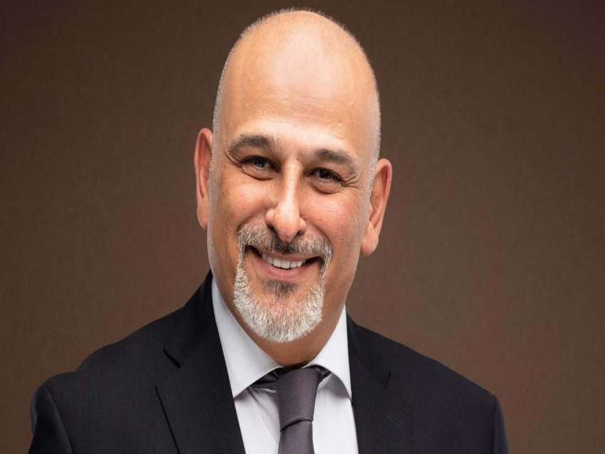 الممثل السوري جمال سليمان يحرج معجبة مصرية: 