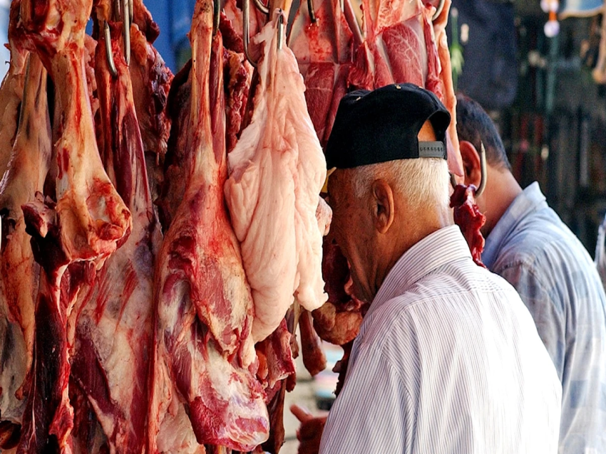 الأخبار _ الطقس والأزمة الاقتصادية يزيدان التسمم الغذائي