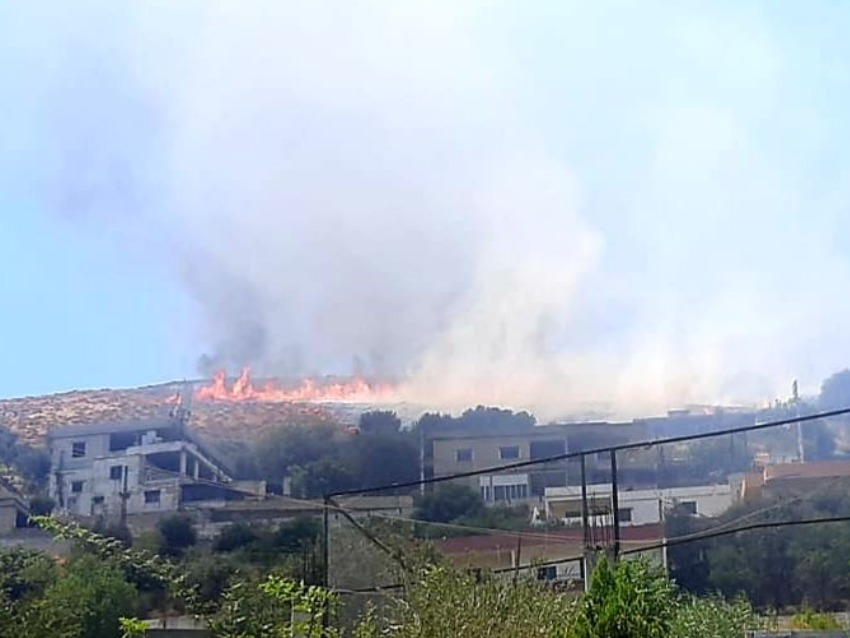 بالفيديو والصور: إندلاع حريق كبير في بلدة شدرة العكارية