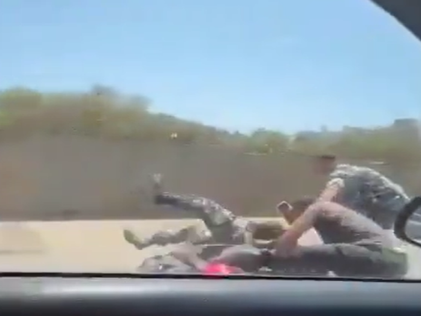 بالفيديو: حاجز سير في الكورة تحوّل إلى حلبة مصارعة