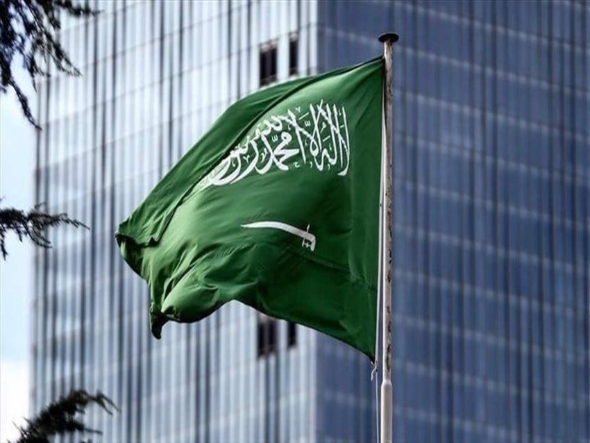 الدفاع المدني السعودي: سقوط شظايا صاروخين باليستيين في مدينة الرياض بعد اعتراضهما وتدميرهما