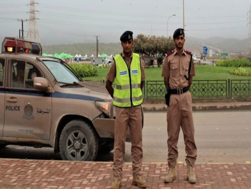 الشرطة العمانية: مقتل 4 أشخاص وإصابة آخرين في إطلاق نار قرب مسجد بمنطقة الوادي الكبير (فيديوهات)