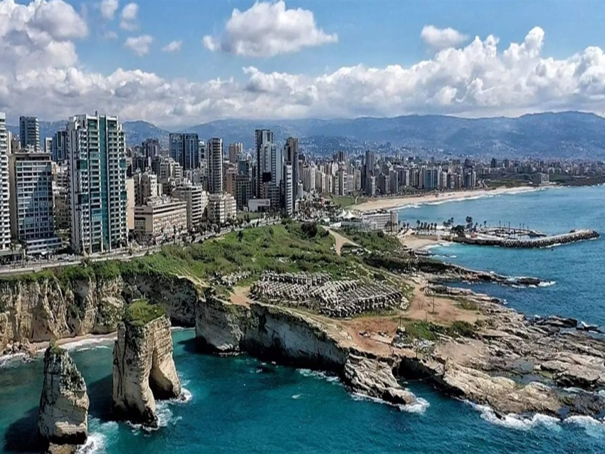 طقس رطب ومتقلب قليلاً  مع بقاء درجات الحرارة مستقرة 