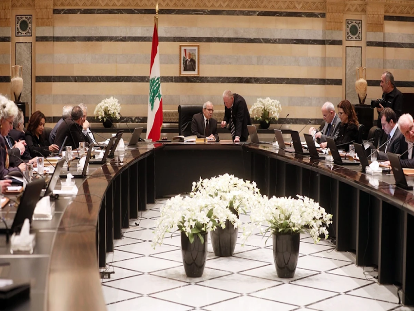 أعمال إنارة بـ 48 ألف دولار أميركي!