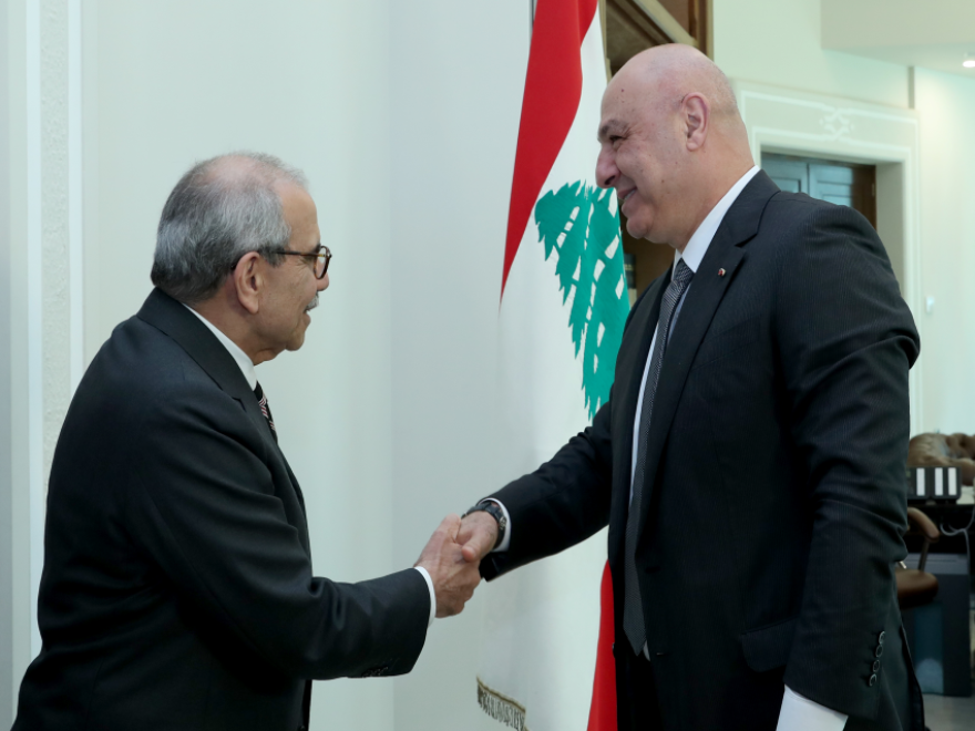 عون قيم وسلام نتائج الزيارات القطرية والفرنسية للبنان وتضامن الأمين العام لجامعة الدول العربية مع لبنان