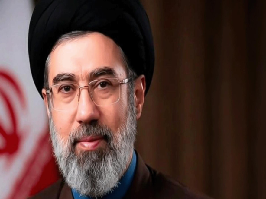 السيد مجتبى خامنئي يعيّن ستة قادة من كبار قادة ومديري القوات المسلحة الايرانية
