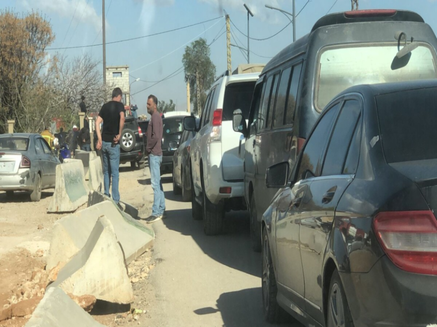 دخول اهالي حوش السيد علي الى البلدة بعد مسح الجيش اللبناني لكافة المنازل