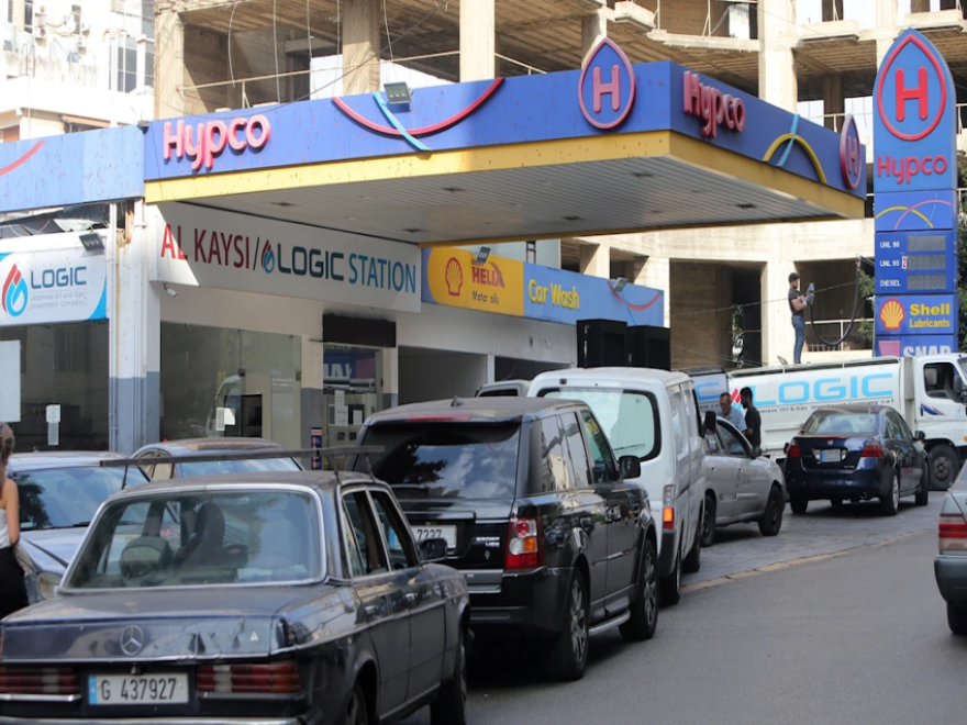 الأخبار _ بدأ عهد فرض الضرائب: المحروقات تموّل منحاً للعسكريين