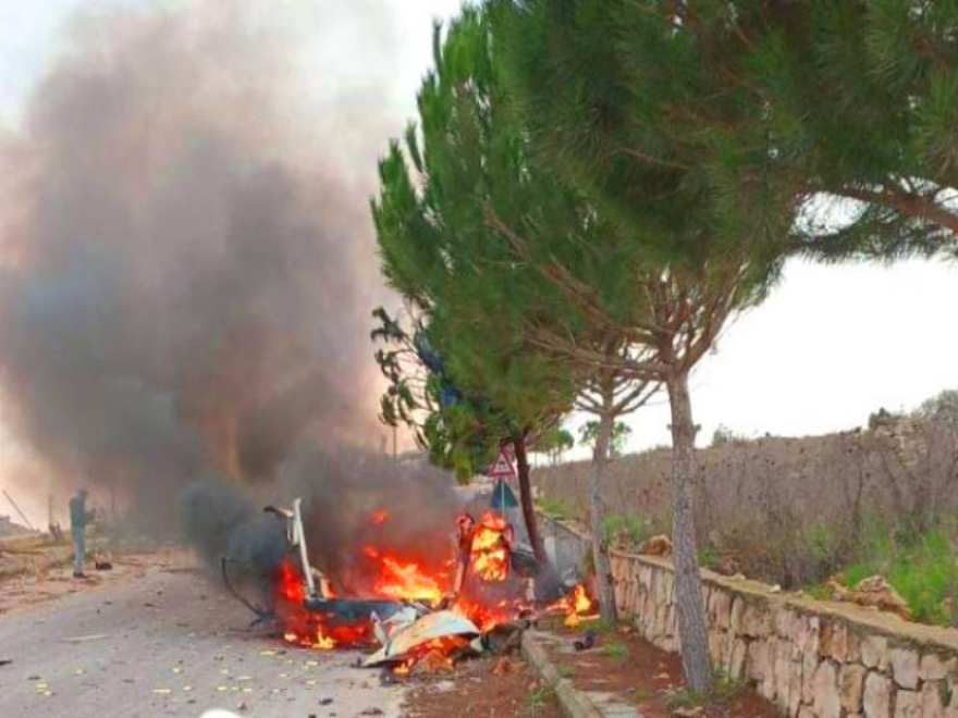 شهيدان باستهداف مسيرة معادية لسيارة على طريق تلة الدبشة لجهة دوحة كفررمان