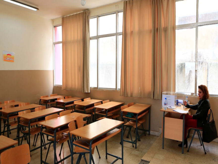 الأخبار _ الأحزاب تُطيِّر انتخابات رابطة «الثانوي»