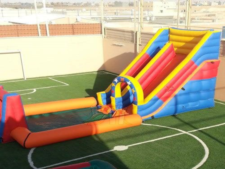 إصابة أربع طالبات إثر سقوطهنّ من لعبة نفخ داخل مدرسة خاصة في الضم والفرز – طرابلس