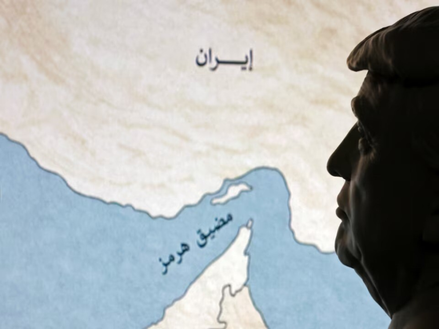ترامب: هل ينبغي أن نغيّر اسم مضيق هرمز إلى مضيق ترامب؟