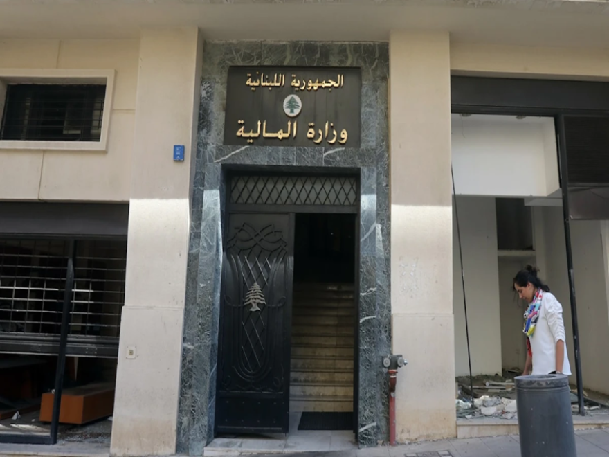 الأخبار _ الدين العام: المتأخّرات تكبر والتسوية مؤجّلة