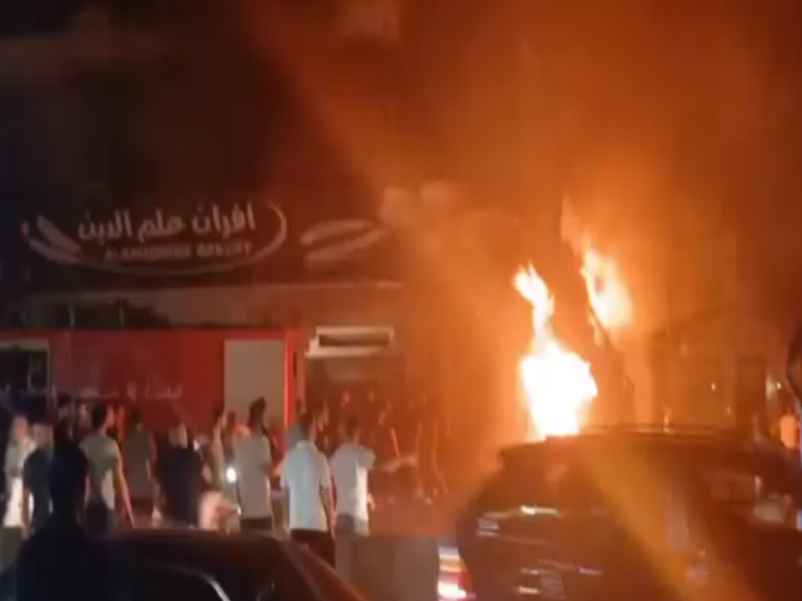بالفيديو: حريق كبير ناتج عن إشتعال مولد كهربائي تابع لأفران علم الدين في المنية