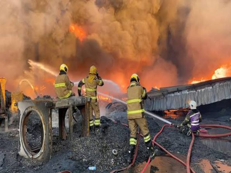 الإطفاء العام الكويتي: السيطرة على حريق اندلع بمنفذ العبدلي بعد استهدافه 