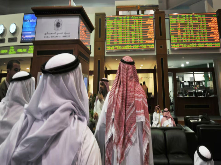 تراجع معظم بورصات الخليج وسط تبادل الضربات بين أميركا وإيران