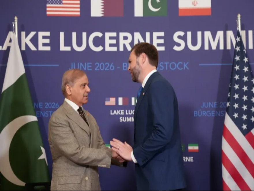 فانس يجتمع مع رئيس الوزراء وقائد الجيش الباكستانيين