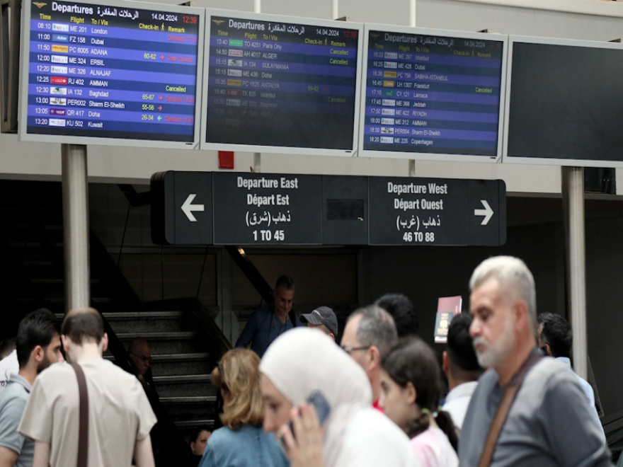 الأخبار _ العدوان وصيف لبنان: إلغاء رحلات وحجوزات