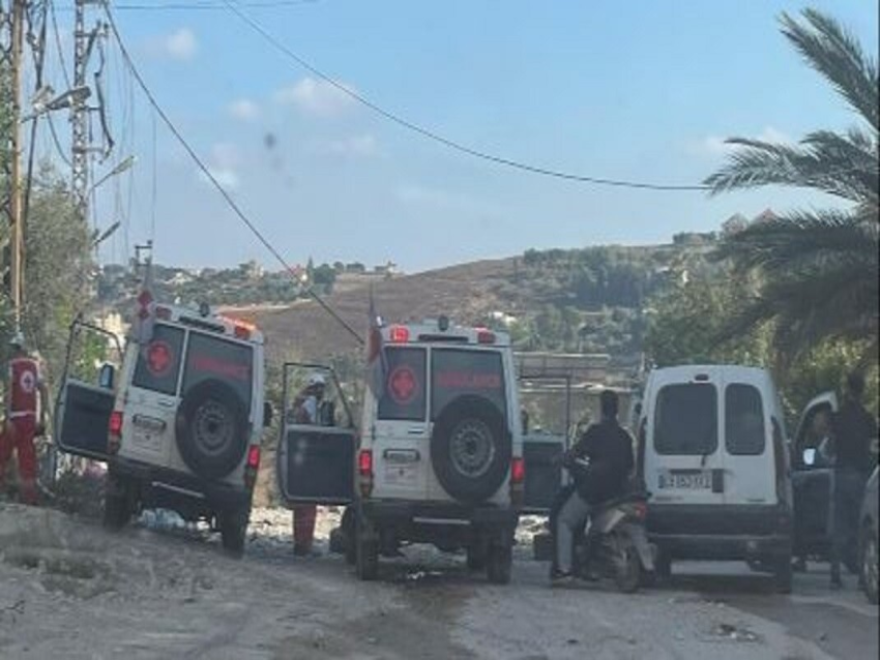 خروج قافلة الصليب الاحمر من زوطر الشرقية بعد تعرضها لانفجار تشريكة الغام