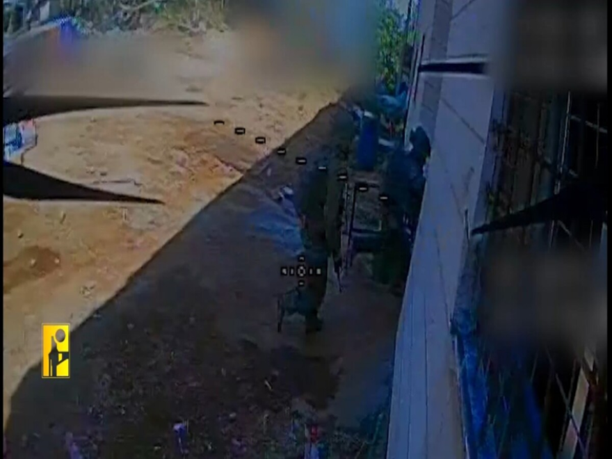 حزب الله نشر مشاهد من عملية استهداف تجمّع لجنود العدو في بلدة البيّاضة بمحلّقة انقضاضيّة