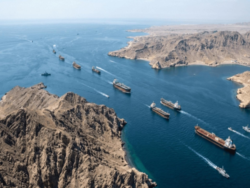 بلومبرغ عن بيانات شركة كبلر: نحو 24 سفينة شحن بينها سفن نقل النفط والغاز عبرت مضيق هرمز الاثنين
