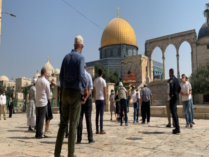 بالفيديو _ مستوطنون  اقتحموا المسجد الأقصى