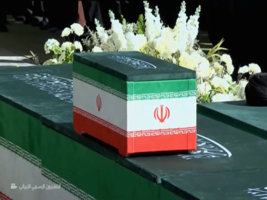 نعش المرشد الأعلى علي خامنئي وصل إلى مدينة قم