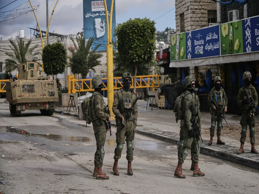 الجيش الإسرائيلي زعم مهاجمة بنى تحتية ومستودعات وسائل قتالية لـ