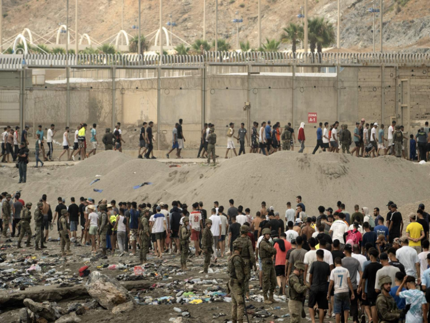 الداخلية الإسبانية أعلنت أن 48,300 مهاجرا عادوا من سبتة إلى المغرب